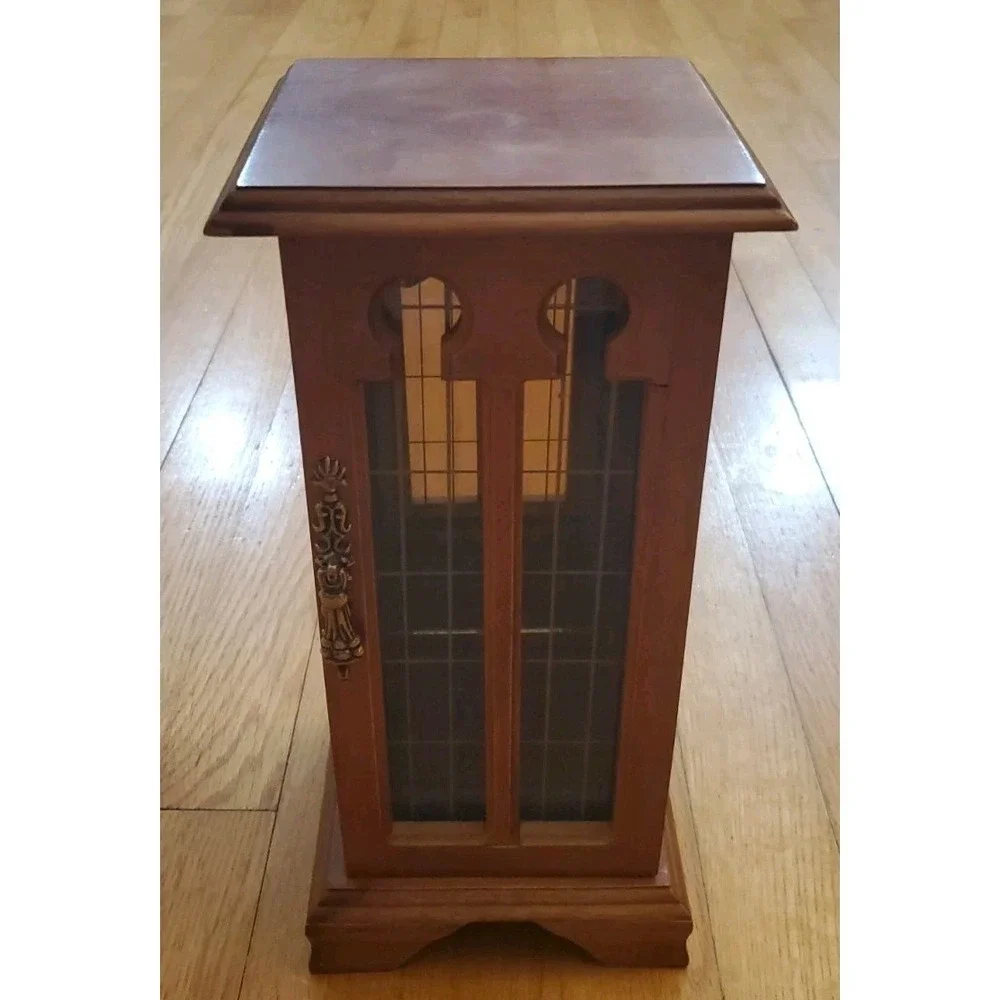 The Unbranded Brand vintage standing